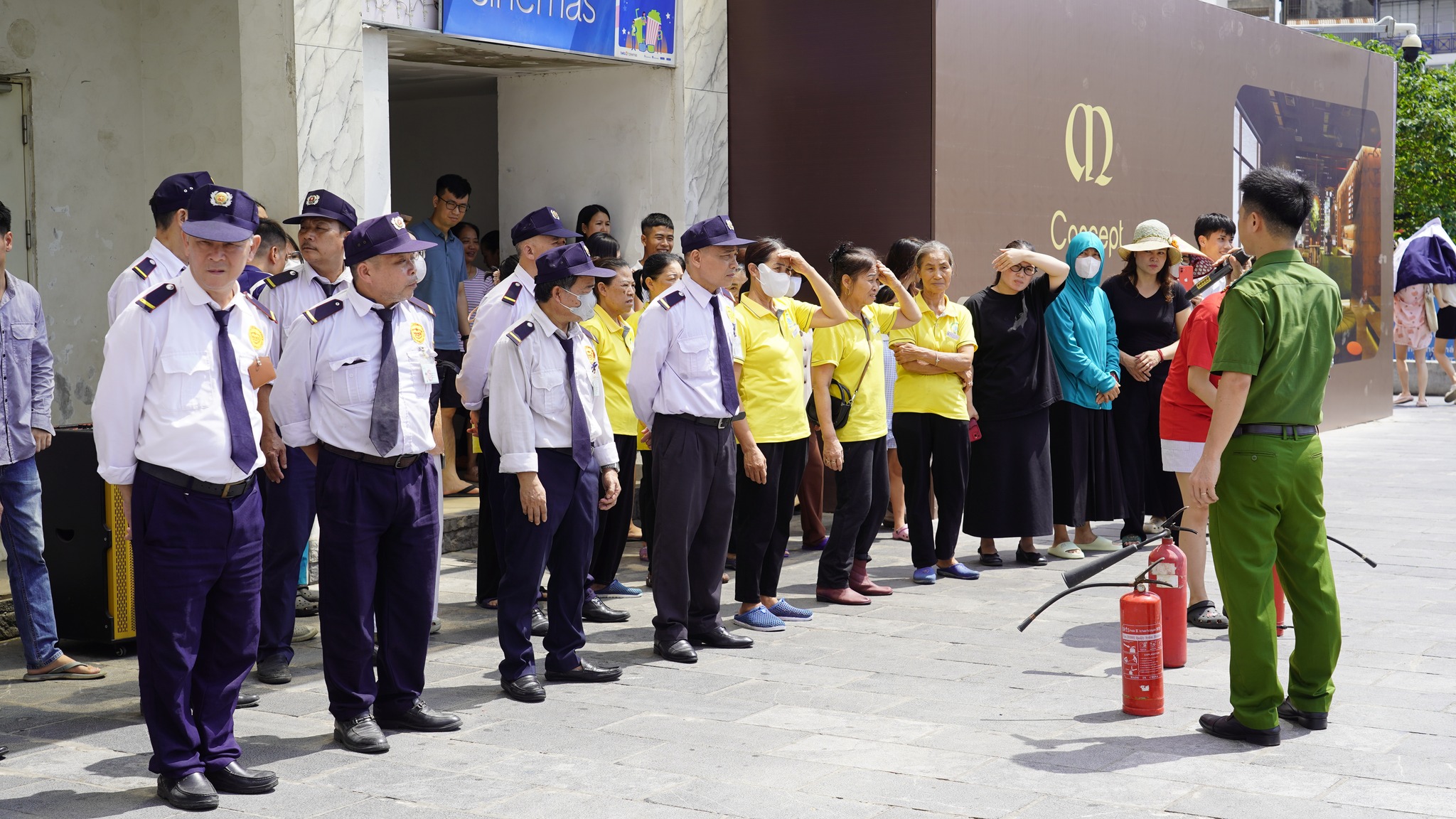 Tập huấn phòng cháy chữa cháy tại Imperial Plaza - Hà Nội 16 543401255 1243140770947351 579964716452203366 n