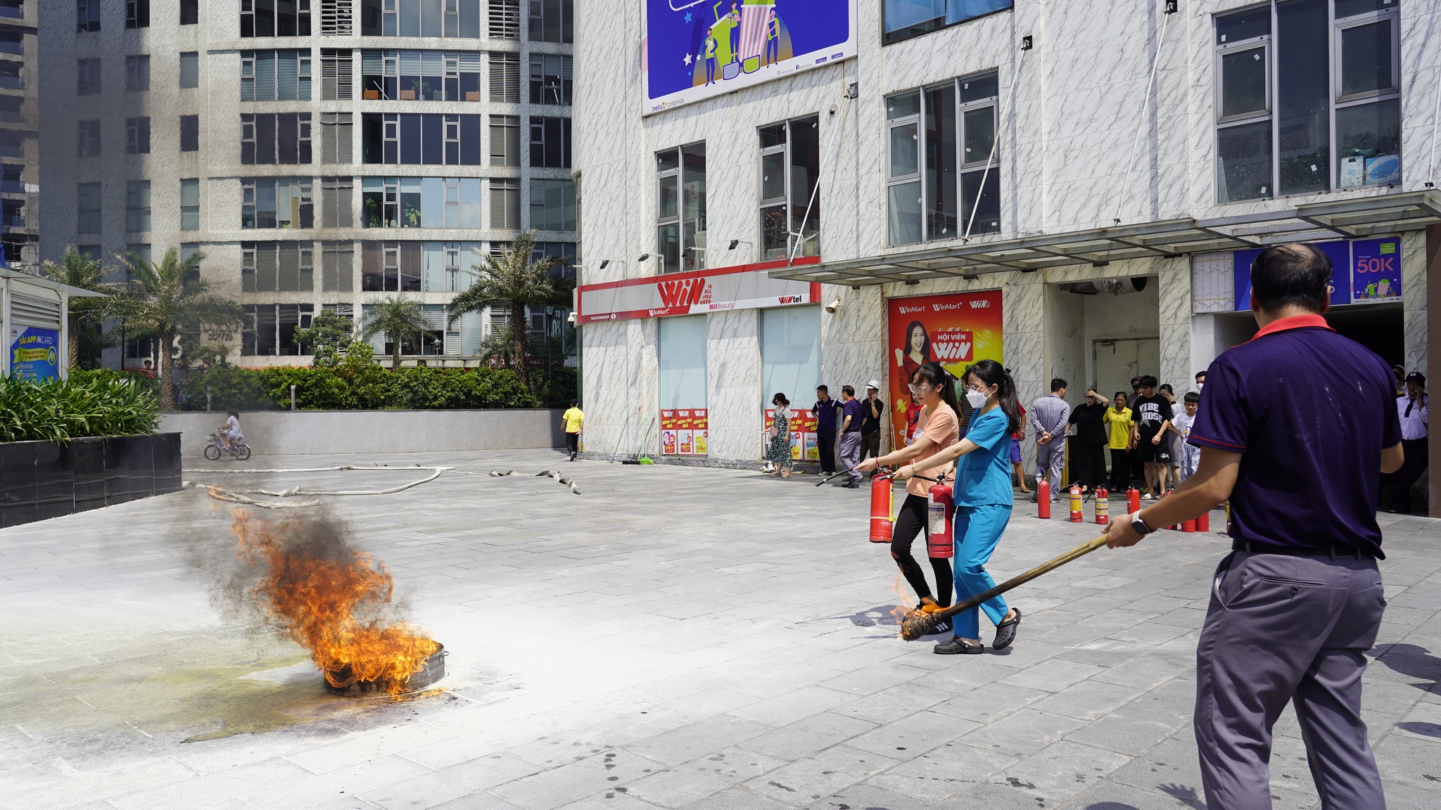 Tập huấn phòng cháy chữa cháy tại Imperial Plaza - Hà Nội 19 544613463 1243140810947347 6188714118927825273 n