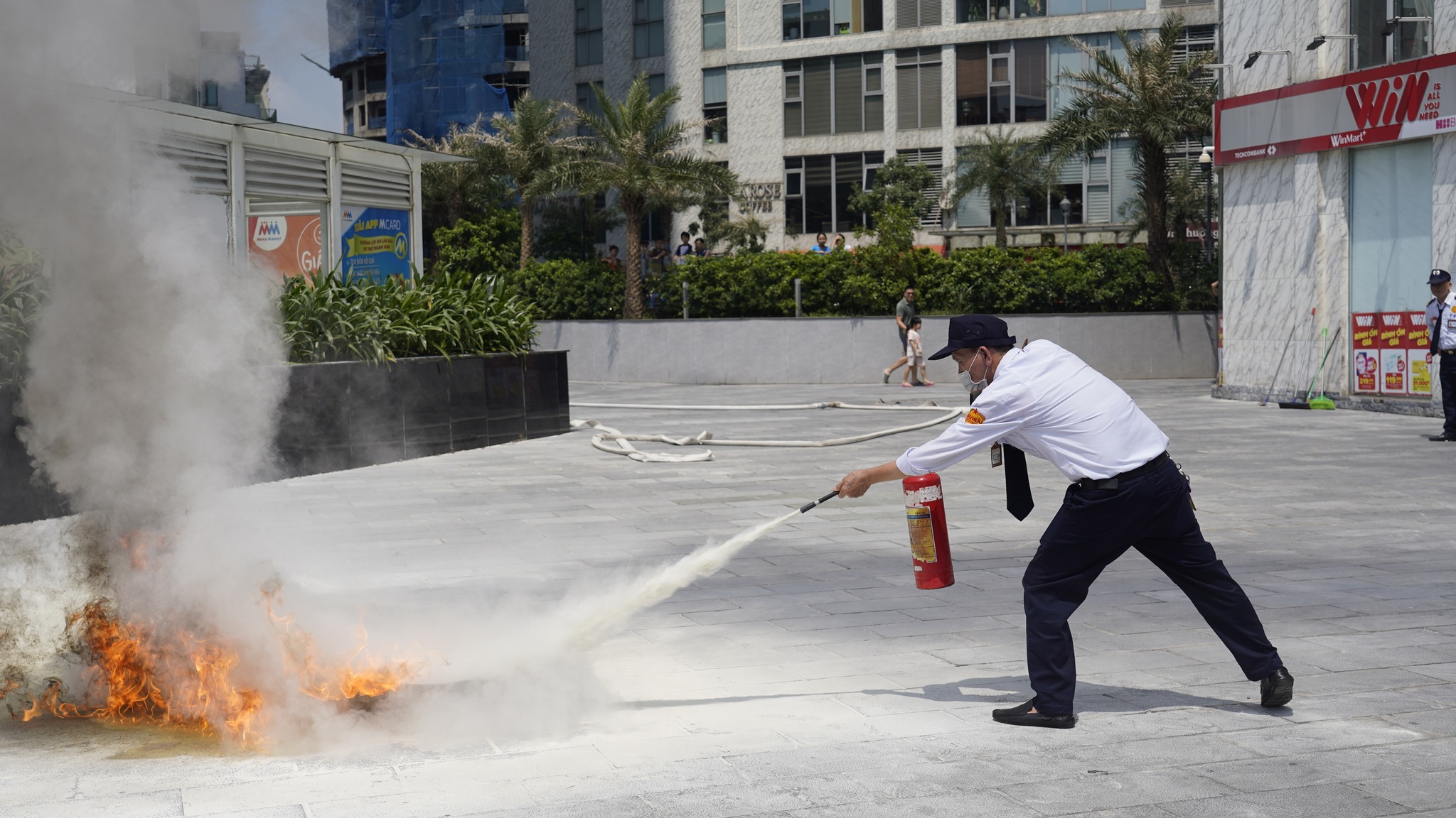 Tập huấn phòng cháy chữa cháy tại Imperial Plaza - Hà Nội 23 544930793 1243140627614032 7160505673063004541 n
