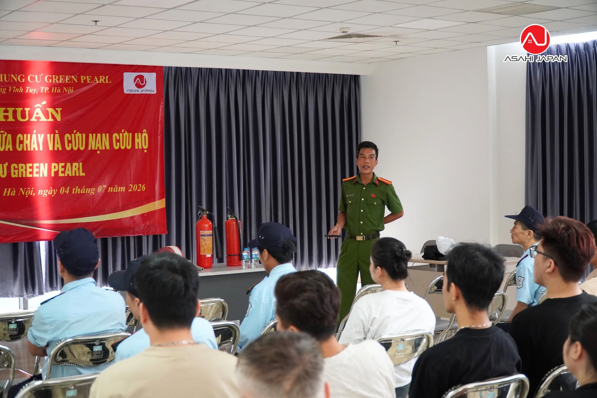 Green Pearl 378 Minh Khai tổ chức tập huấn PCCC&CNCH: Nâng cao kỹ năng ứng phó, xây dựng môi trường sống an toàn cho cư dân 6 741121146 1487308666530559 2429515463086827495 n